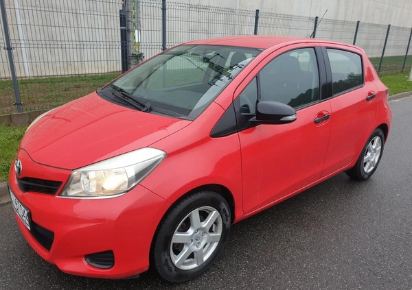 Toyota Yaris cena 20909 przebieg: 185000, rok produkcji 2012 z Sieradz małe 436